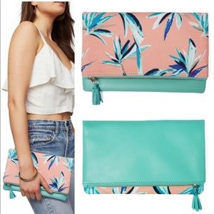Stylish reversible clutch!